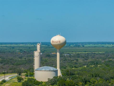 2050 W. 17th Street Brady TX 76825