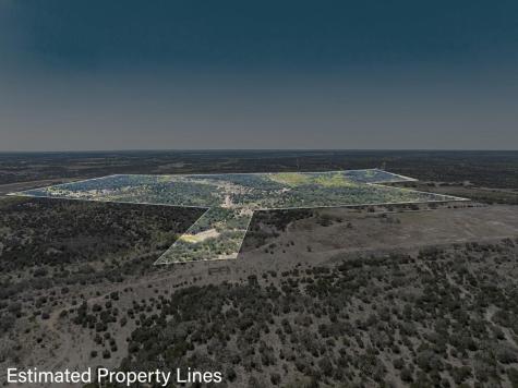 2050 W. 17th Street Brady TX 76825