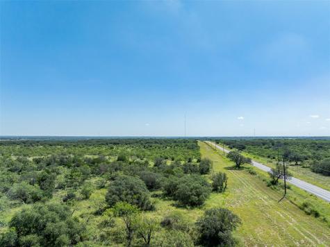2050 W. 17th Street Brady TX 76825