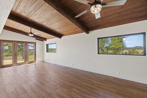 241 N Us 87 Highway Comfort TX 78013