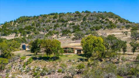 241 N Us 87 Highway Comfort TX 78013