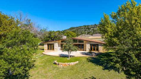 241 N Us 87 Highway Comfort TX 78013
