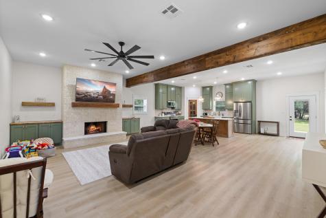 1371 Private Road 2051 Giddings TX 78942