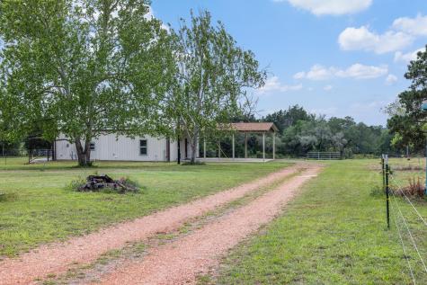 1371 Private Road 2051 Giddings TX 78942