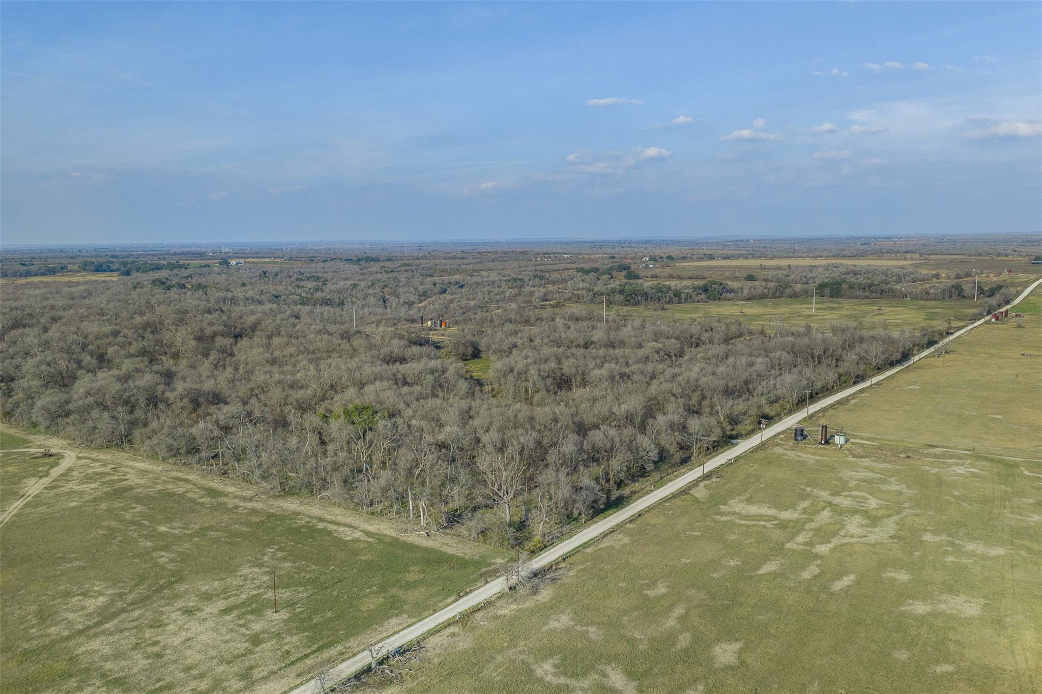 1144 Treetop Lane Luling TX 78648