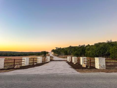 000 Spring Creek Ranch Dripping Springs TX 78676