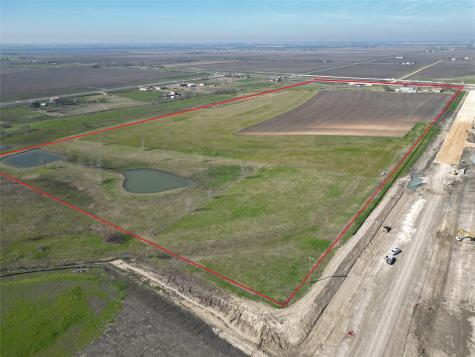 1251 Fm 3349 Taylor TX 76574