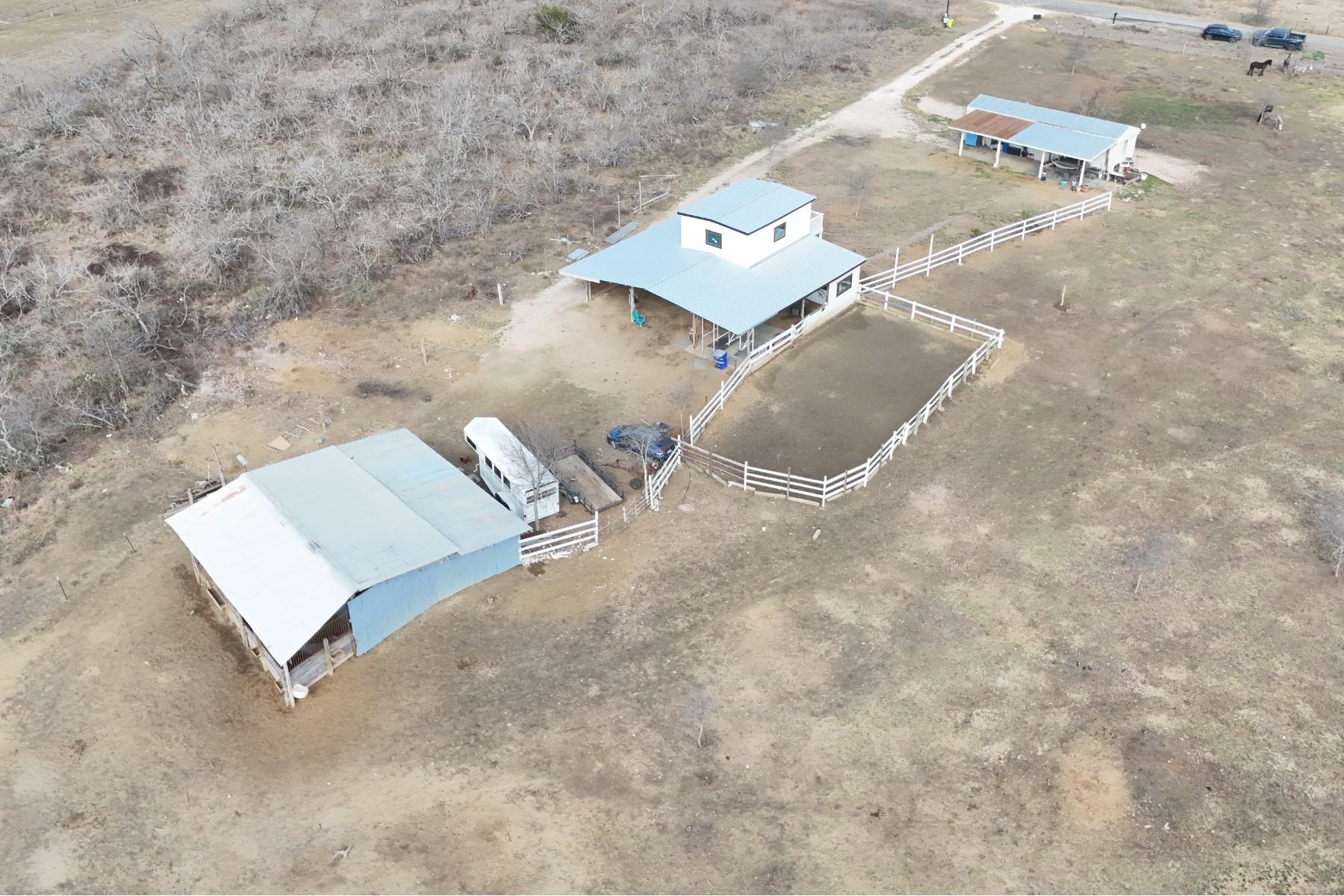 2690 County Road 466 Elgin TX 78621