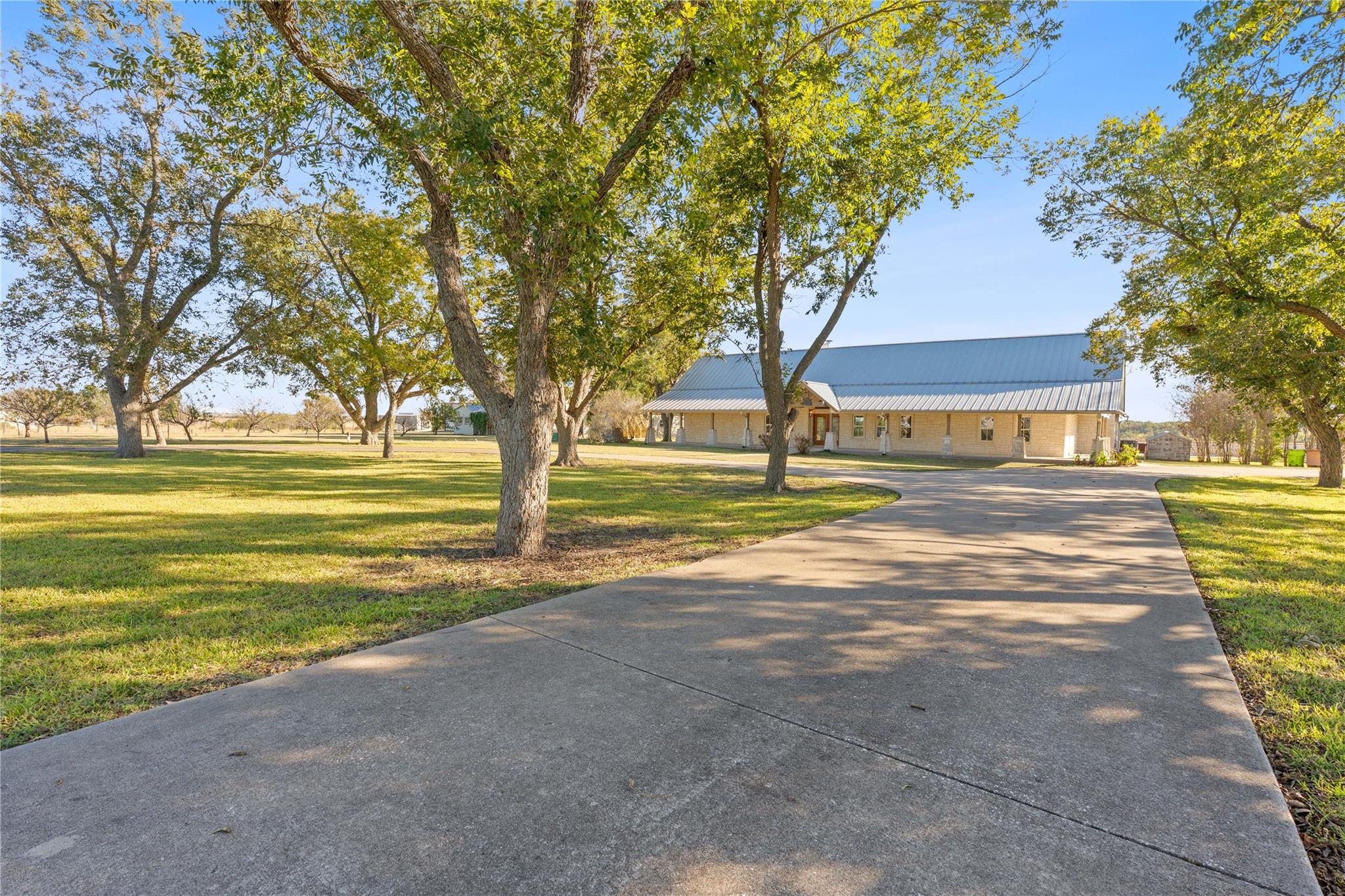 400 County Road 483 Taylor TX 76574