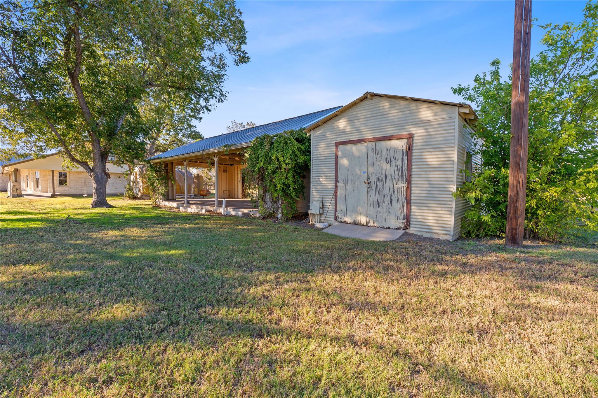 400 County Road 483 Taylor TX 76574
