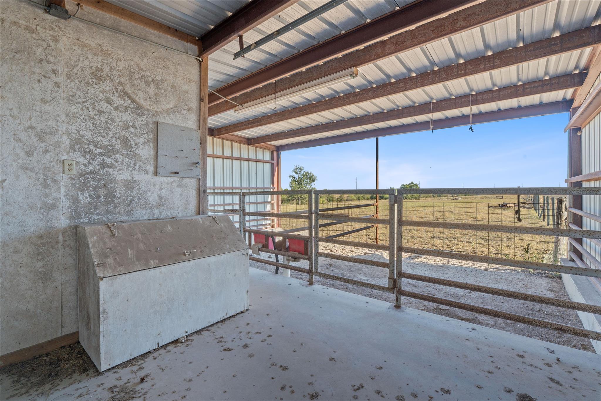 400 County Road 483 Taylor TX 76574