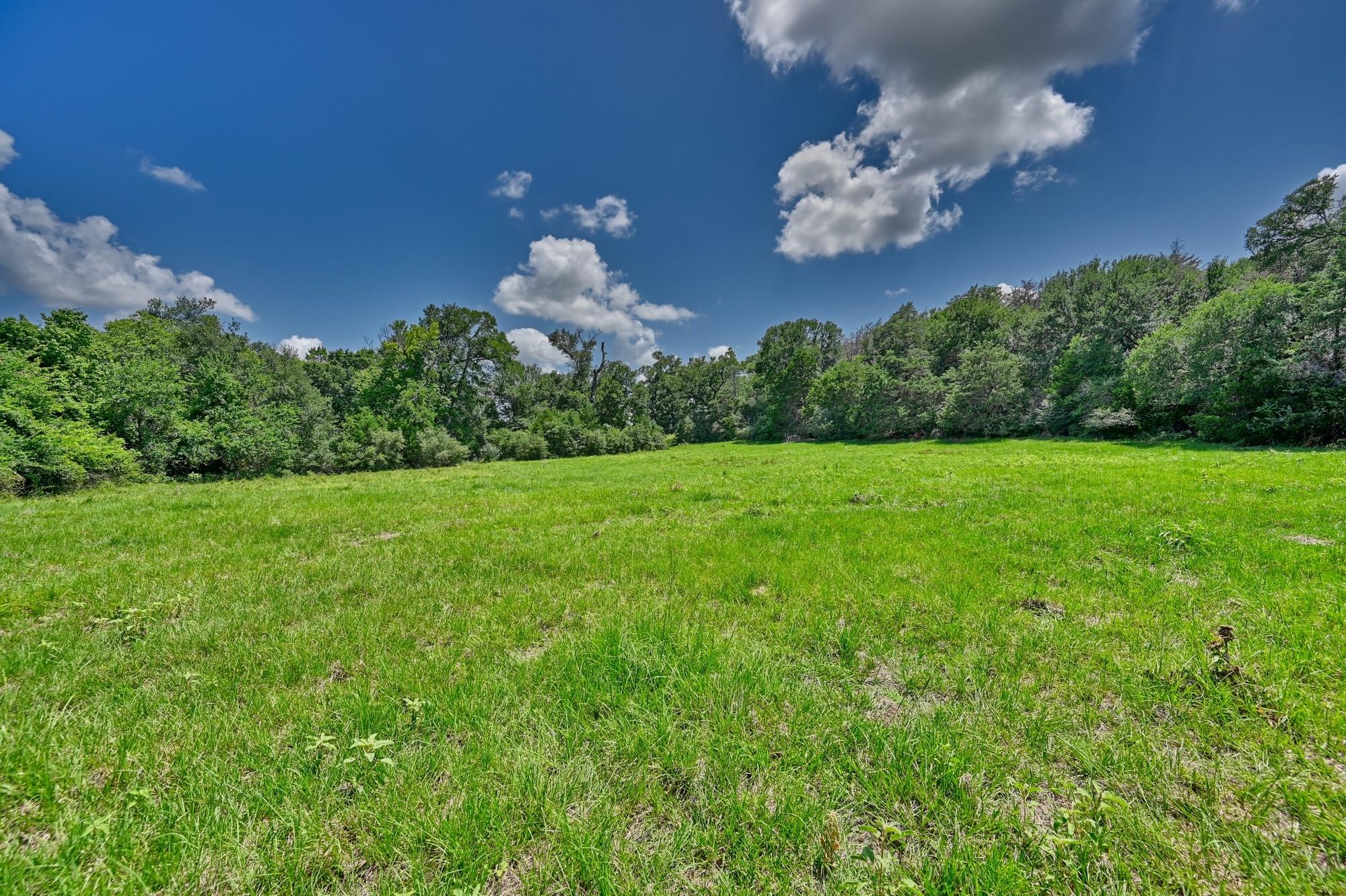 1368 County Road 207 Giddings TX 78942