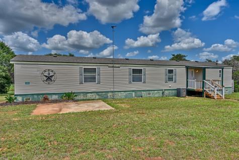 1368 County Road 207 Giddings TX 78942