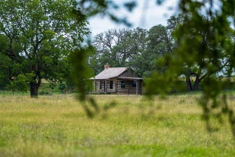 125 Hye Albert Road Hye TX 78635