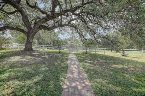 5715 Texas 159 Highway La Grange TX 78945