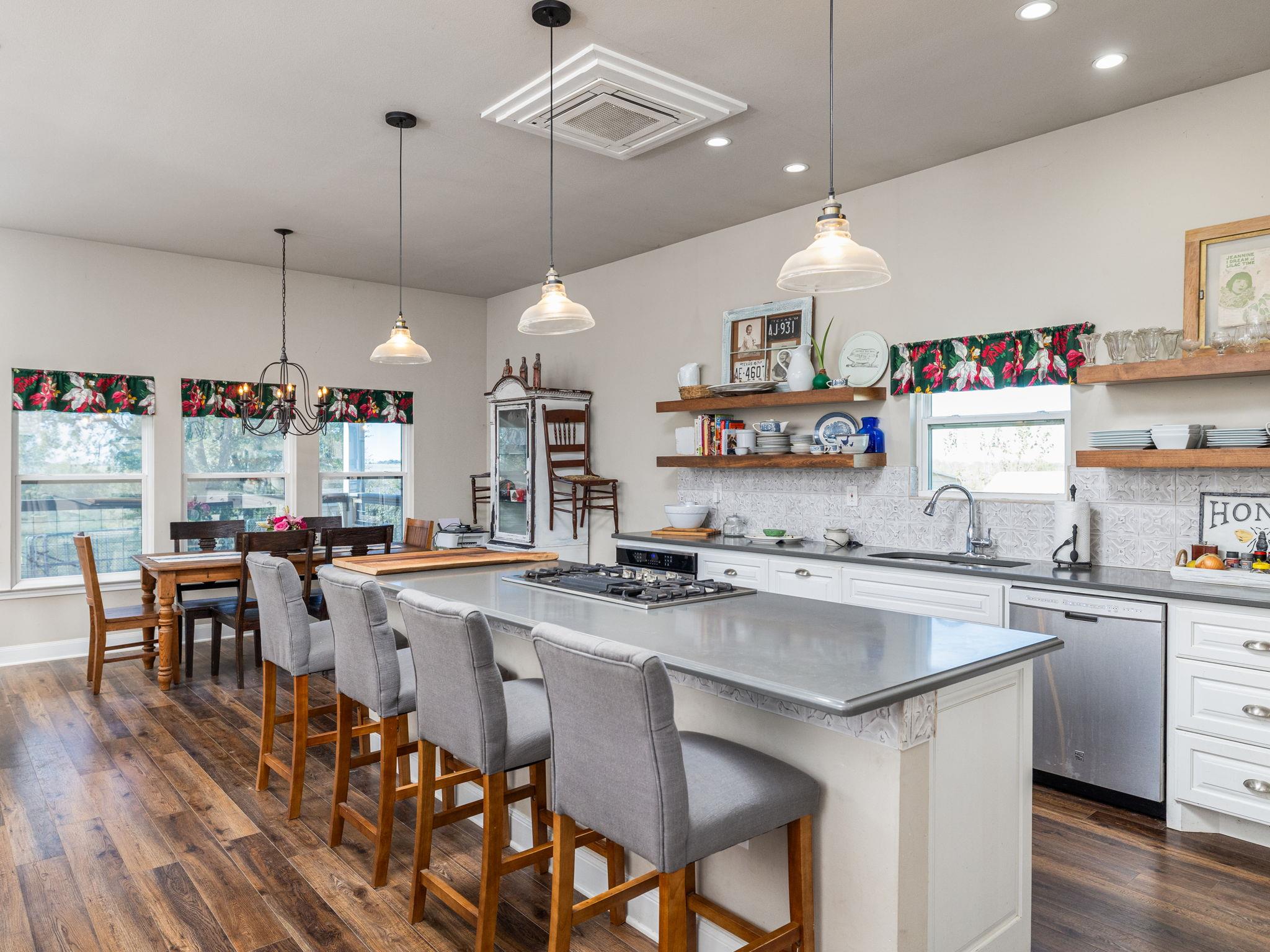 1150 County Road 432 Taylor TX 76574