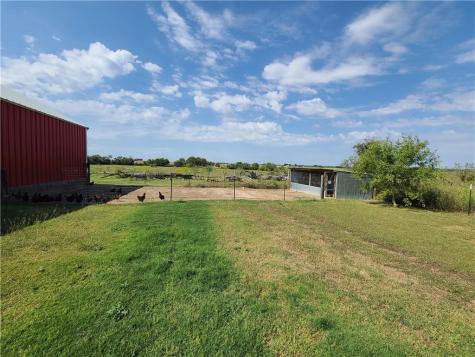 609 County Road 420 Taylor TX 76574