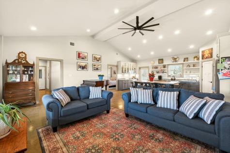 7047 Falke Heinrich Road Schulenburg TX 78956