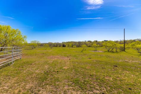 7047 Falke Heinrich Road Schulenburg TX 78956