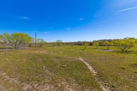 7047 Falke Heinrich Road Schulenburg TX 78956