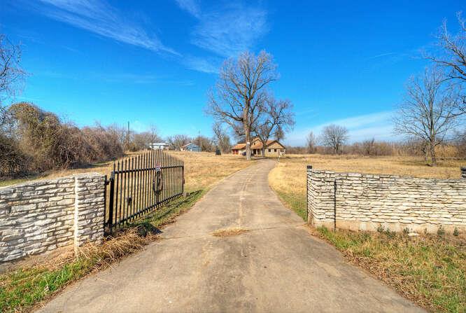 1800 Caldwell Lane Del Valle TX 78617