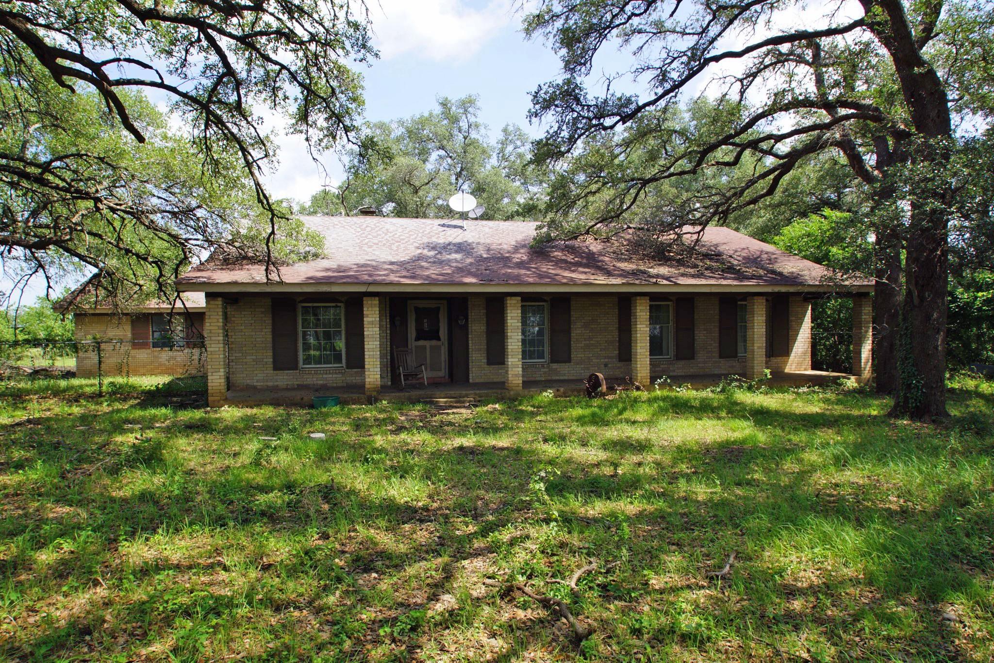 2002 County Road 276 Bertram TX 78605