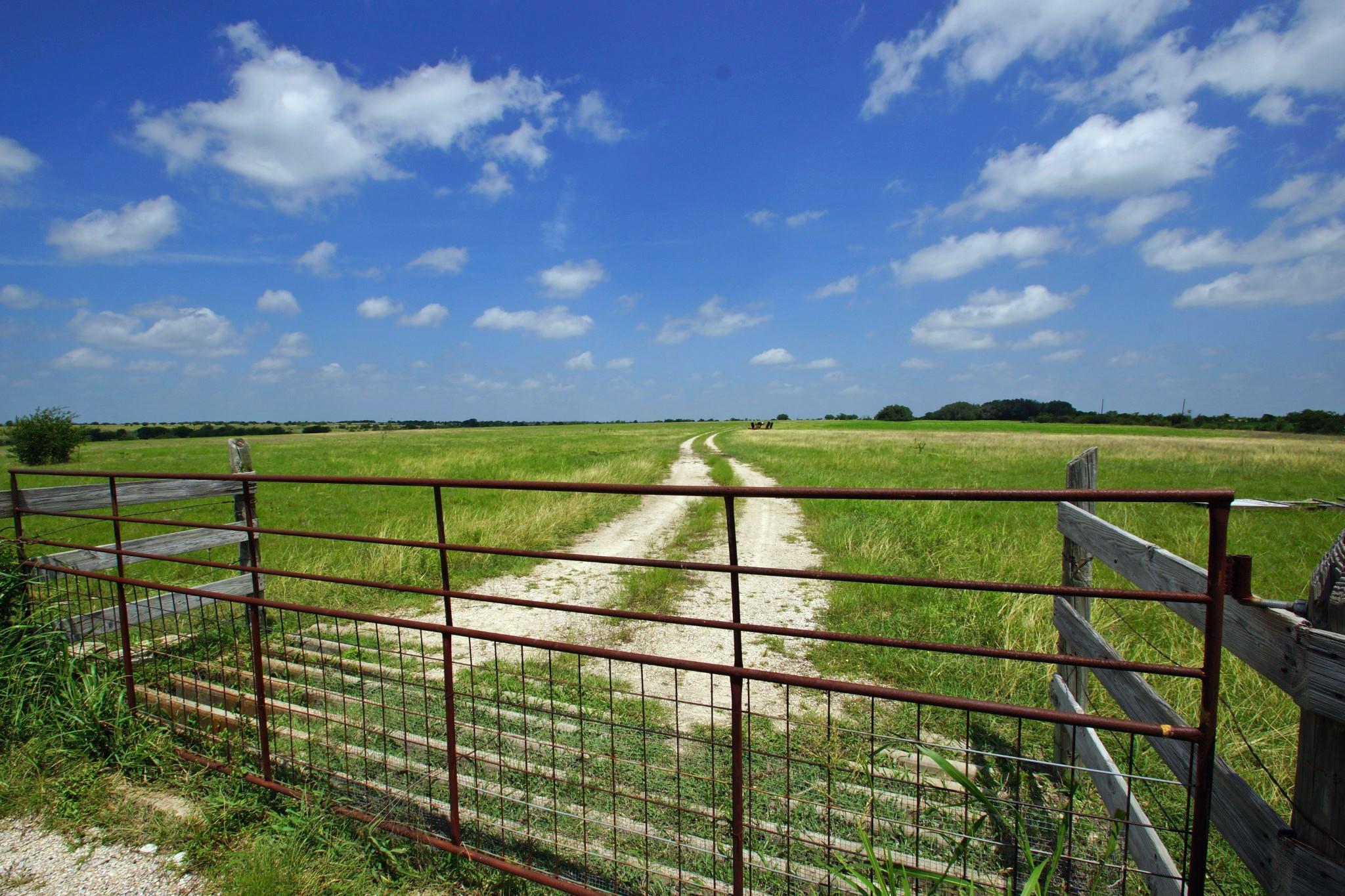 2002 County Road 276 Bertram TX 78605