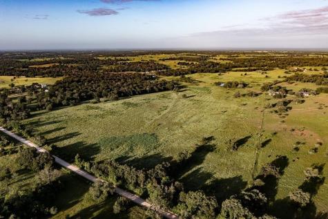 2993 County Road 320 Lexington TX 78947