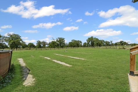 240 Oil Field Road Lockhart TX 78644