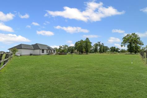 240 Oil Field Road Lockhart TX 78644