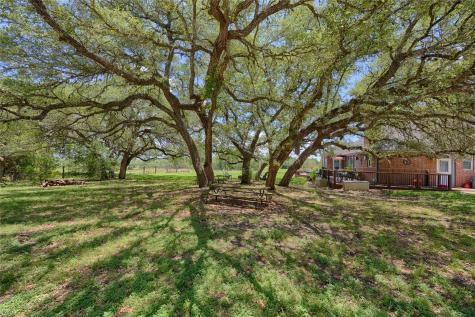 900 Schulze Road Schulenburg TX 78949