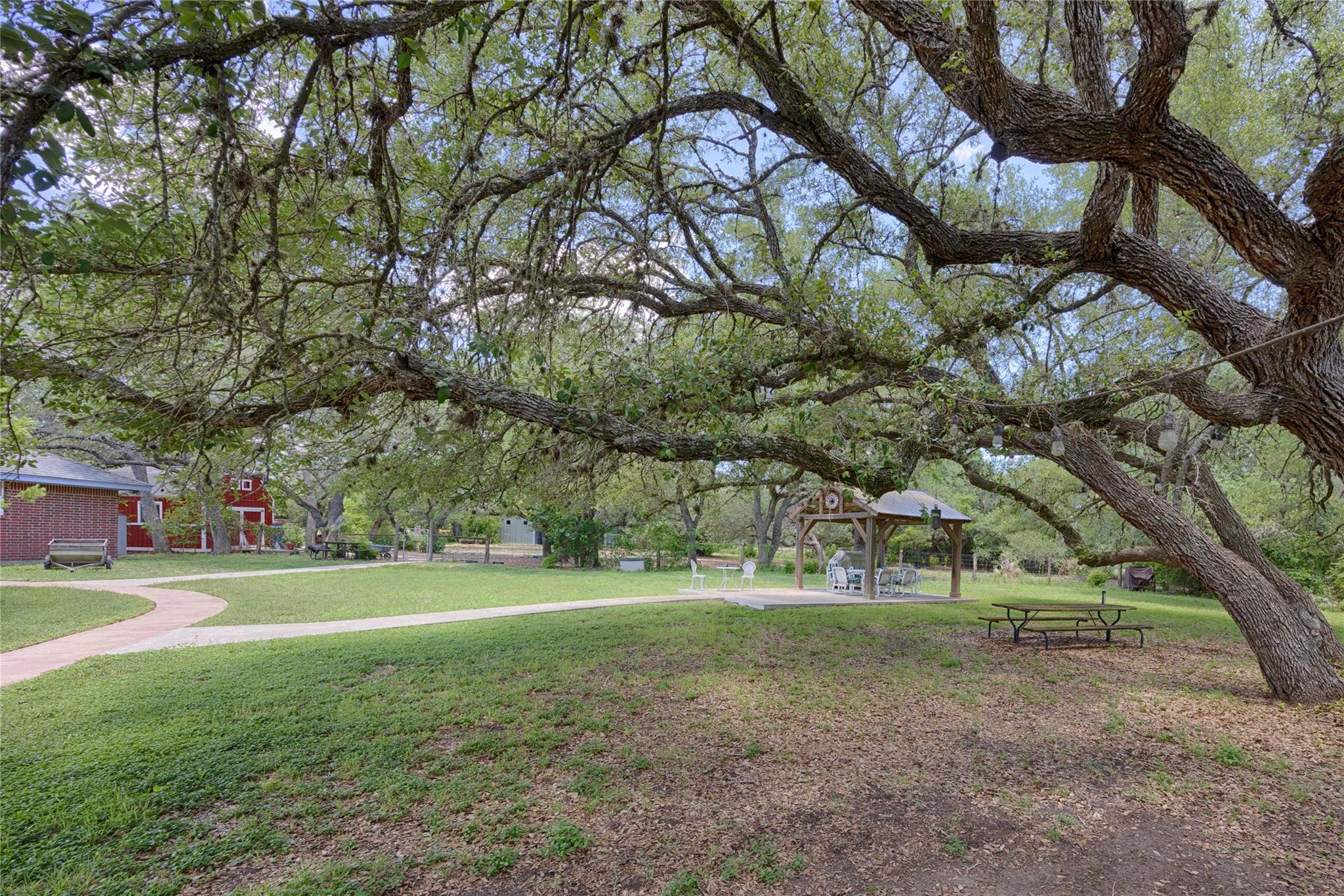 900 Schulze Road Schulenburg TX 78949