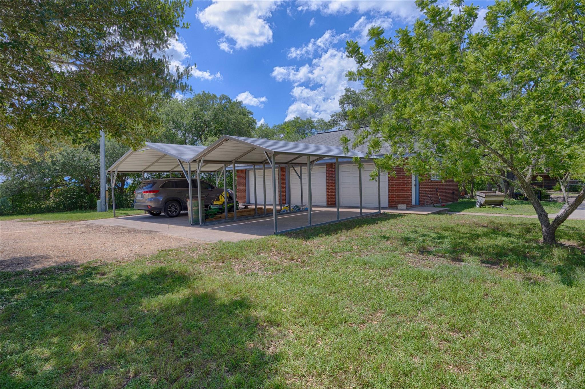 900 Schulze Road Schulenburg TX 78949