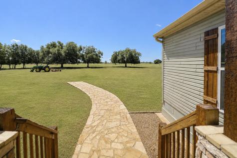 3995 County Road 405 Lexington TX 78947