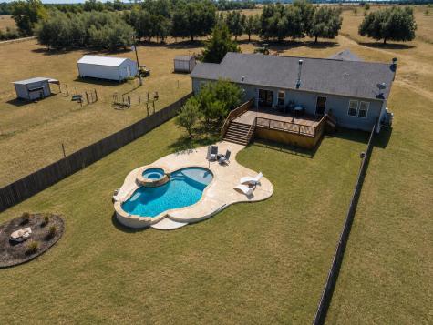 3995 County Road 405 Lexington TX 78947