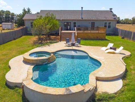 3995 County Road 405 Lexington TX 78947