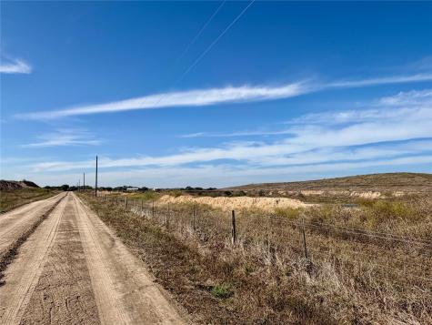 2051 County Road 102 Columbus TX 78934