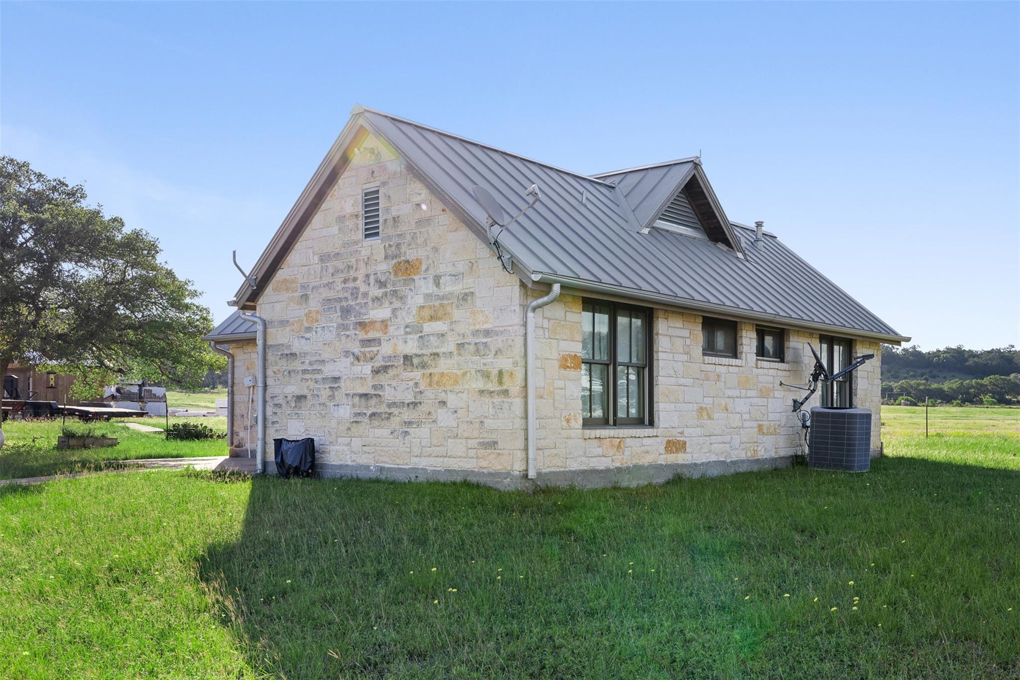 1081 County Road 1320 Lampasas TX 76550