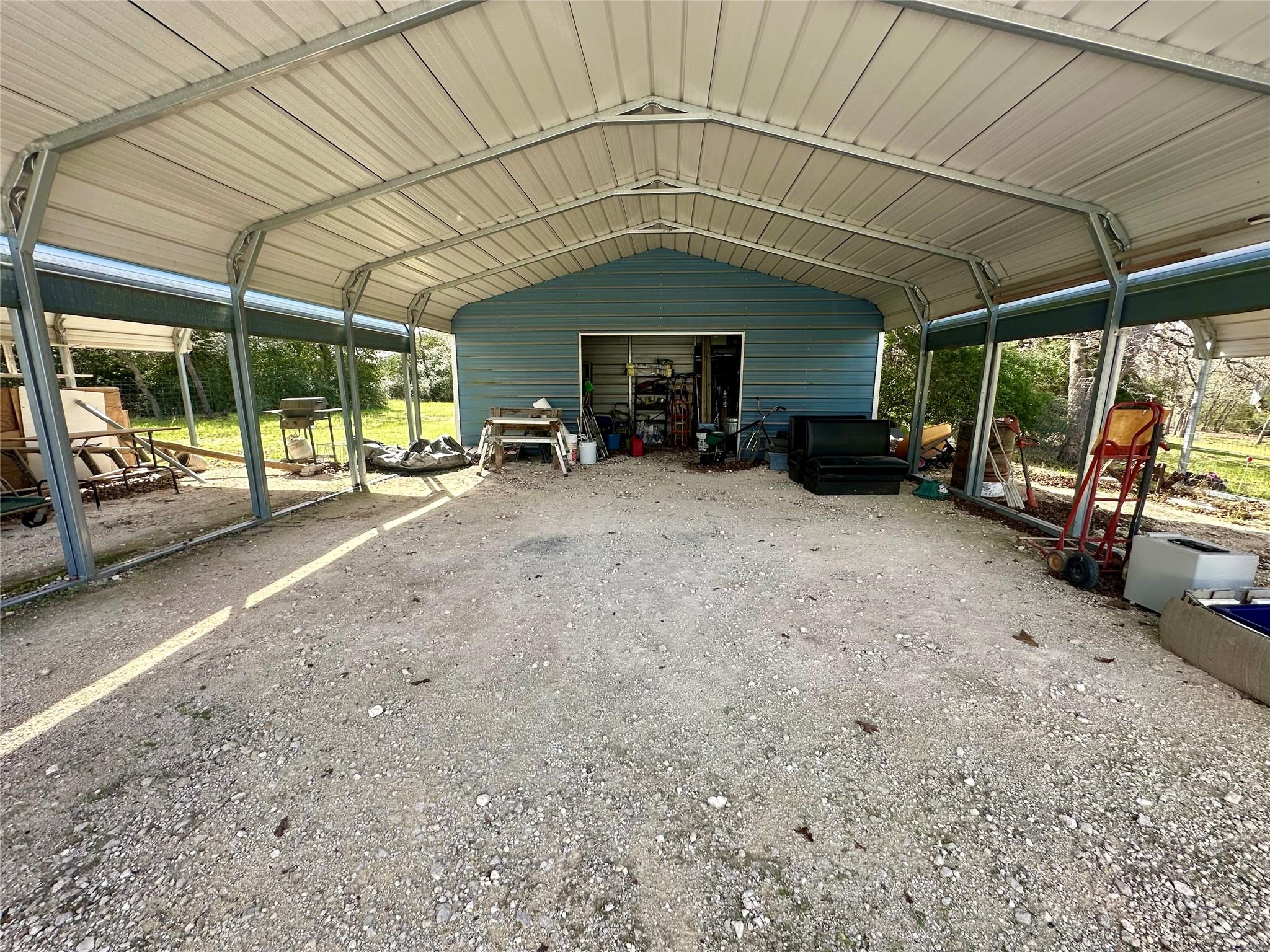 1218 Private Road 3063 Lexington TX 78947