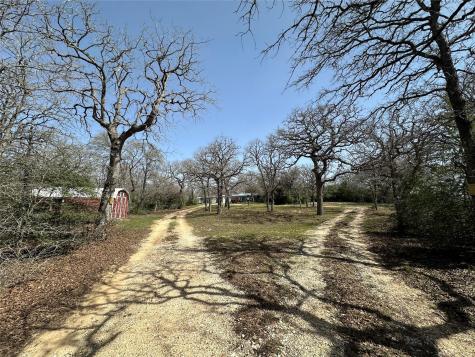 1218 Private Road 3063 Lexington TX 78947