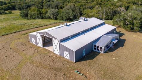 6417 County Road 240 Waelder TX 78959