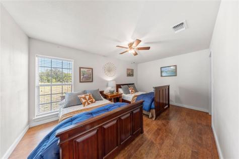 6417 County Road 240 Waelder TX 78959