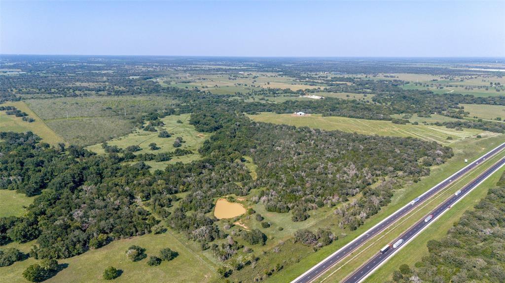 6417 County Road 240 Waelder TX 78959