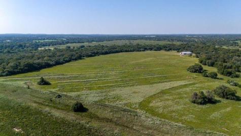 6417 County Road 240 Waelder TX 78959