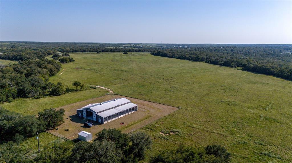 6417 County Road 240 Waelder TX 78959