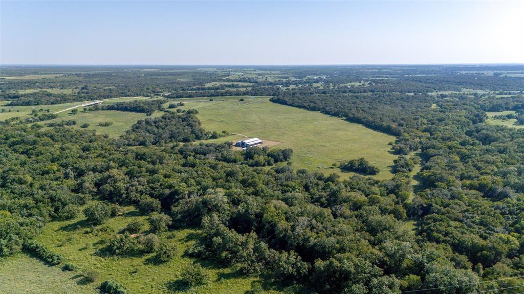 6417 County Road 240 Waelder TX 78959