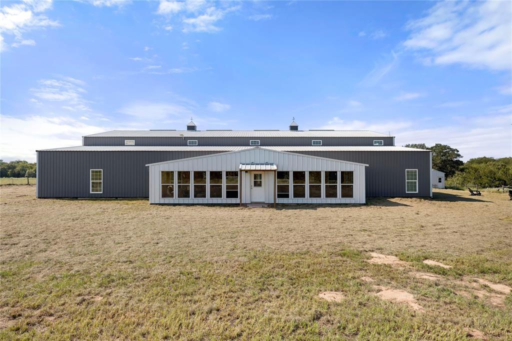 6417 County Road 240 Waelder TX 78959