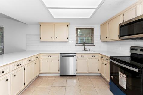 319 Matthew Cove Bastrop TX 78602
