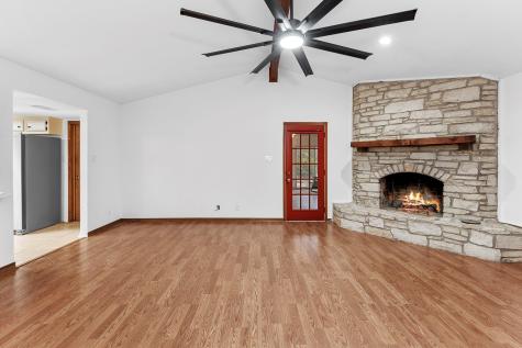 319 Matthew Cove Bastrop TX 78602