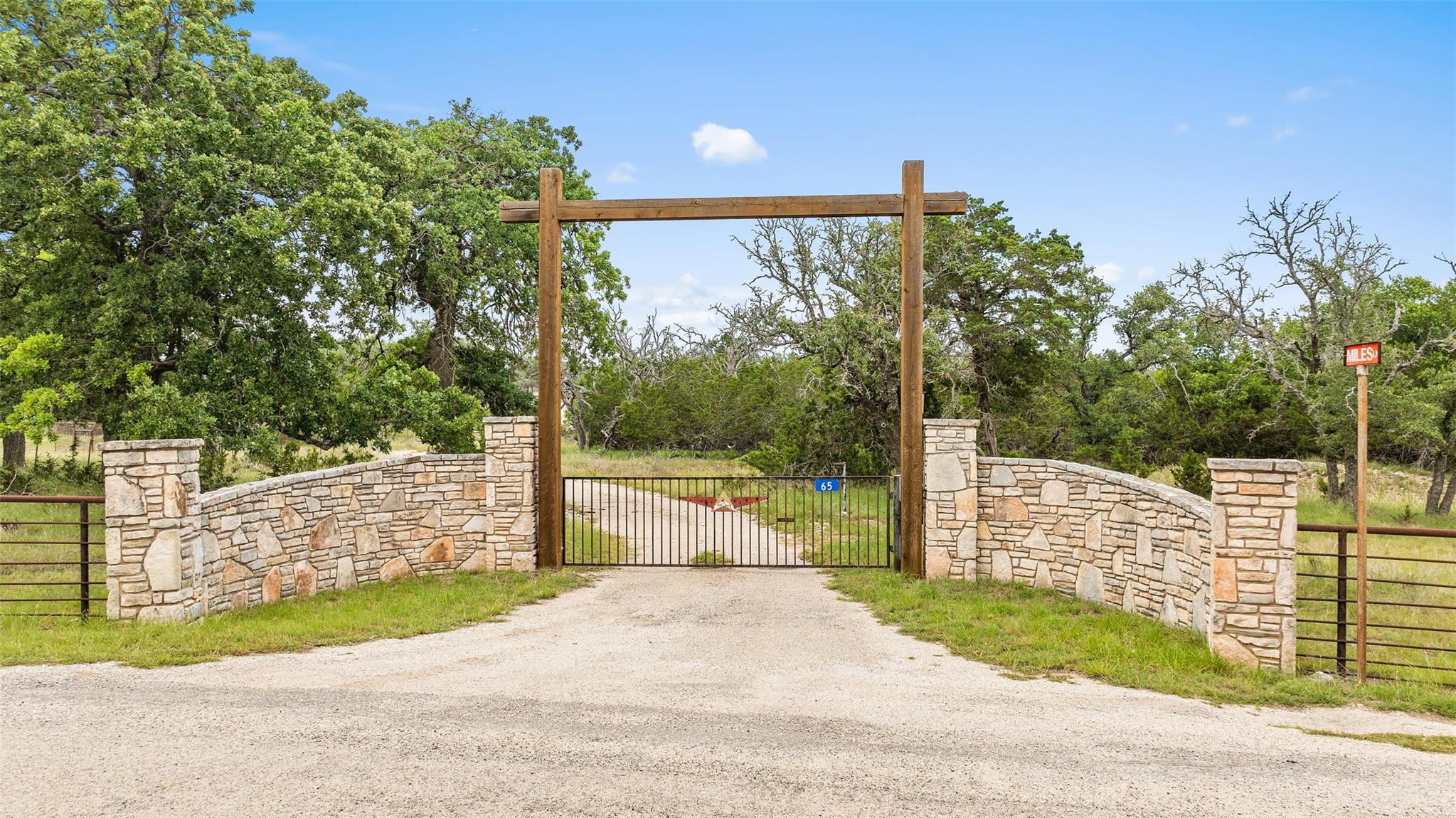 65 Miles Lane Harper TX 78631